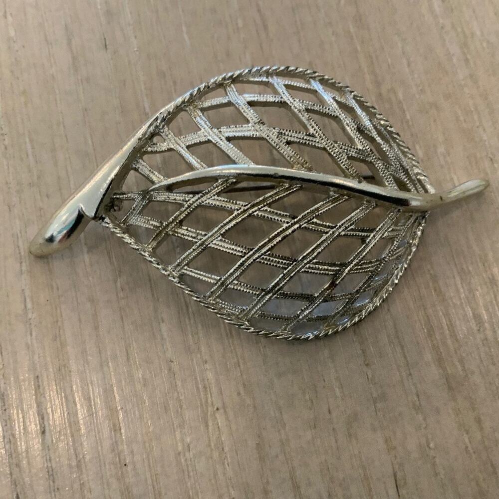 Sarah Coventry Brooch